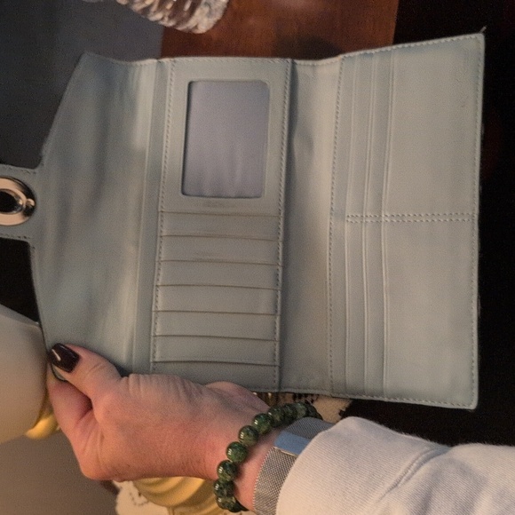Coach Signature Black And Cream Turnlock Long Wallet - Picture 3 of 8